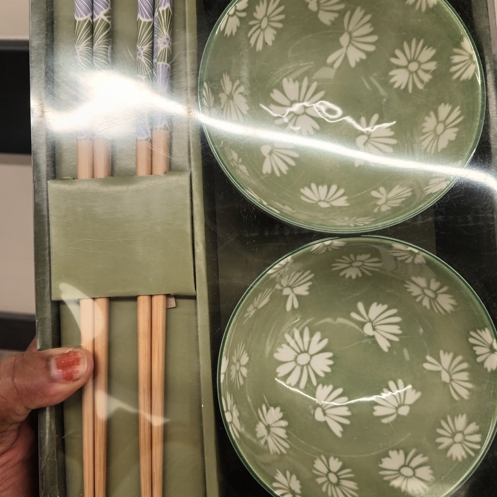 Green Floral Dinnerware Set